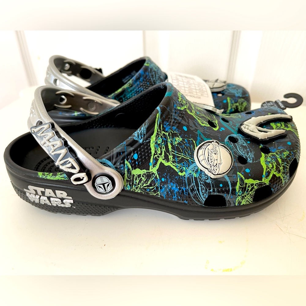 Crocs Classic Clog Star Wars Mandalorian The Child M Sz 5 / W Sz 7 207509 0C4
